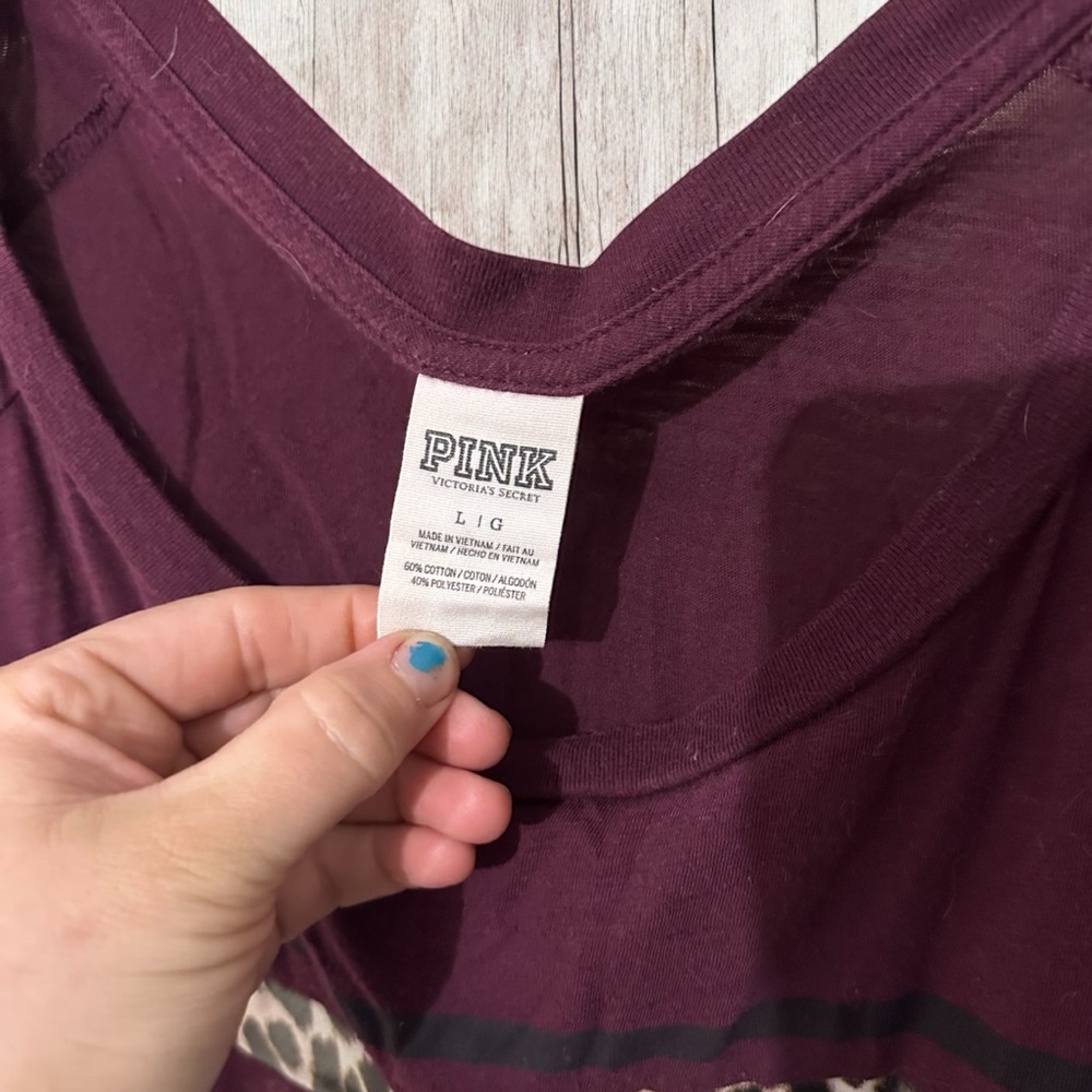PINK Victoria's Secret Bling Women's Burgundy & Leopard Print Long Sleeve Top - Picture 3 of 3